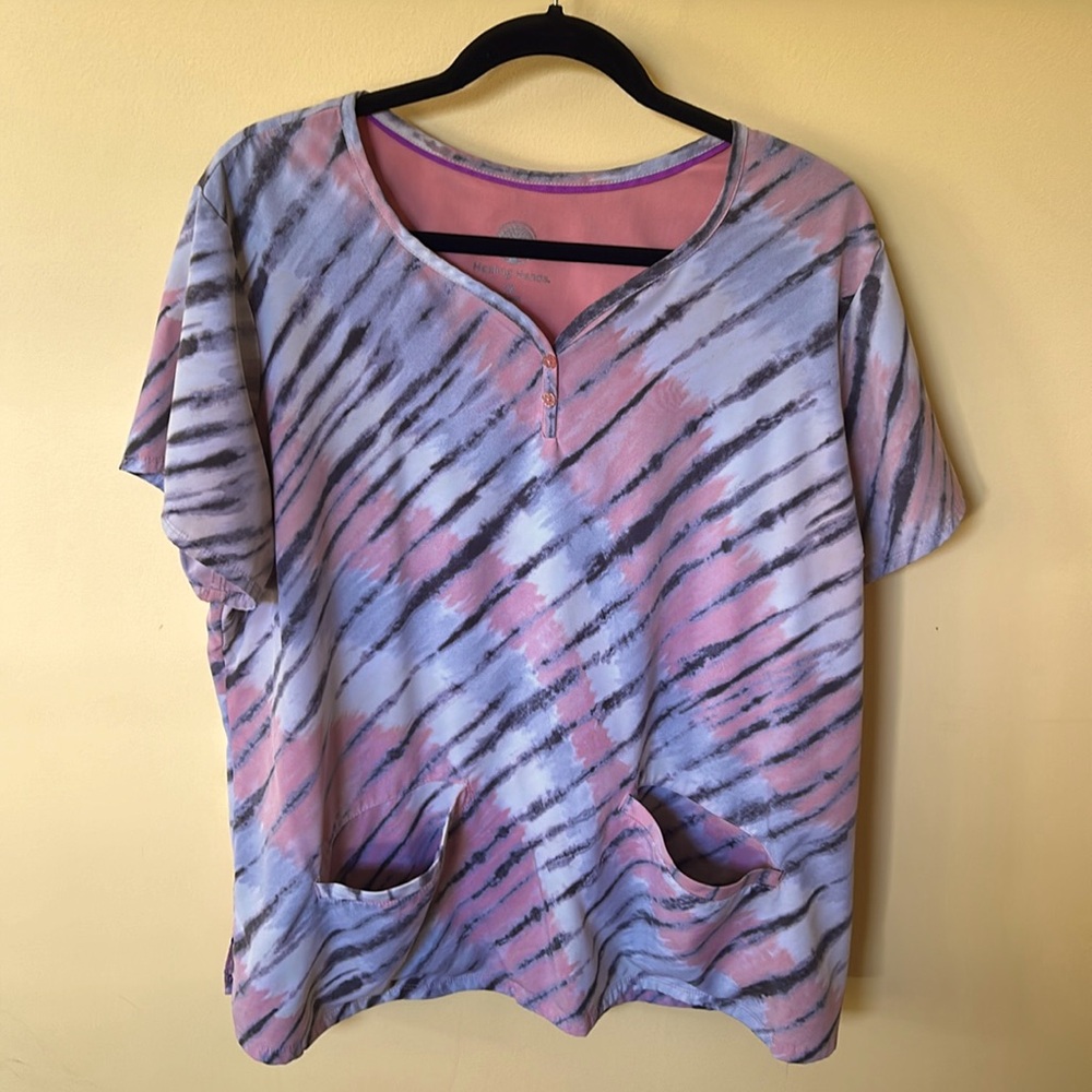 2X scrub top. Very soft. Excellent condition.